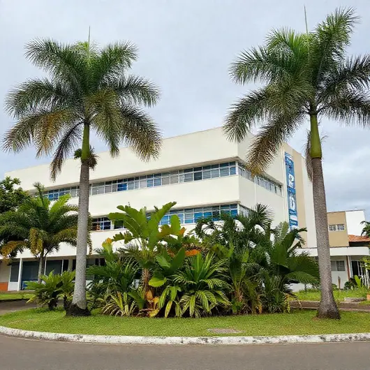 Centro de Saúde de Coqueiros: Cuidados Essenciais na Praia de Coqueirinho